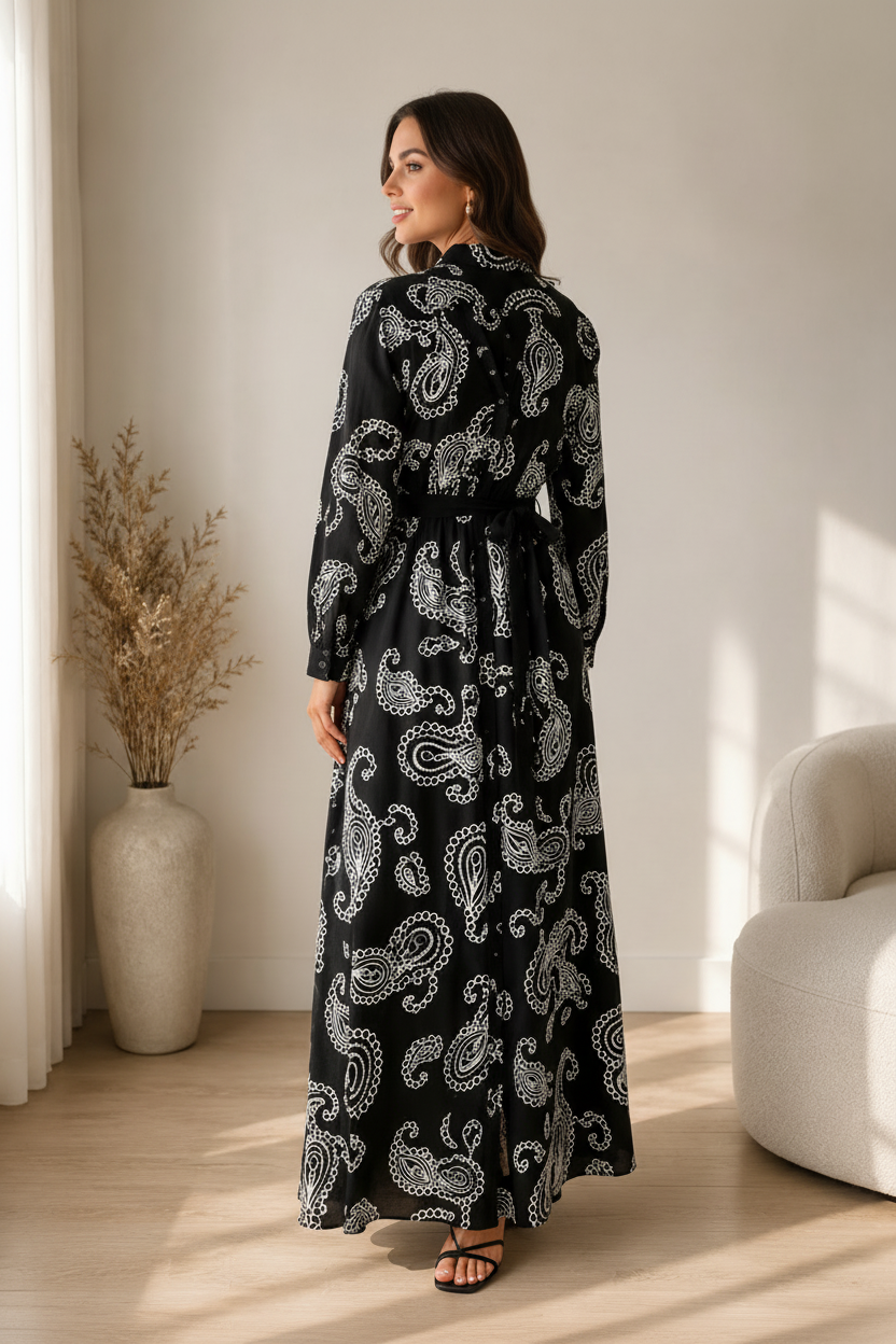 Robe paisley - pose de dos