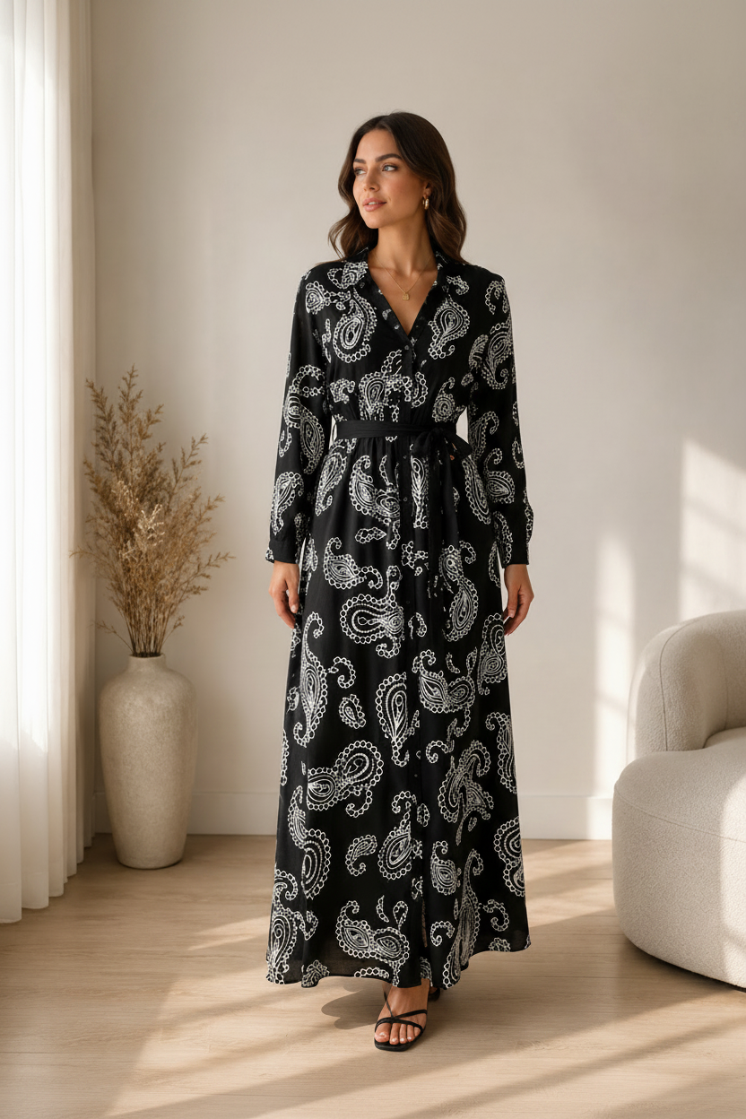 Robe paisley - pose frontale